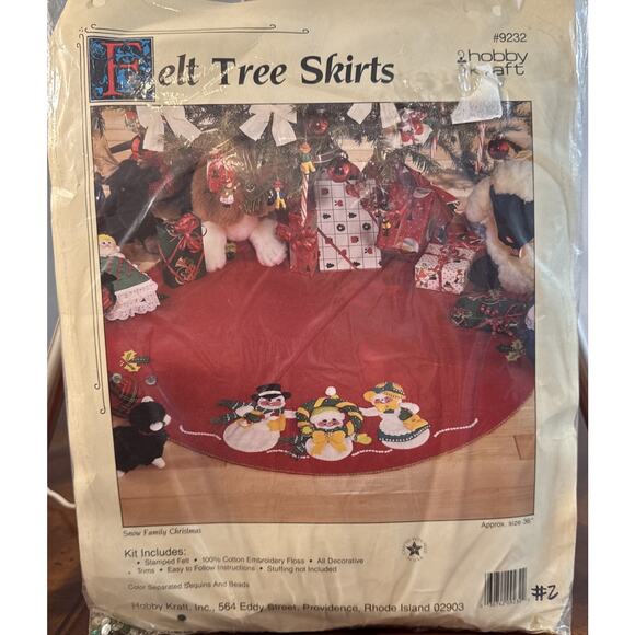 Vintage Hobby Kraft Felt Tree Skirt Kit Snow Family Christmas Tree Skirt 36" - Picture 2 of 6